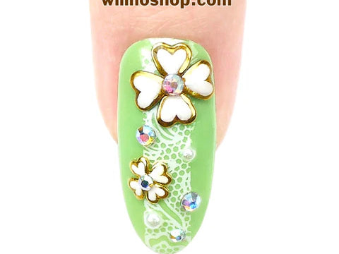 Clover Nail